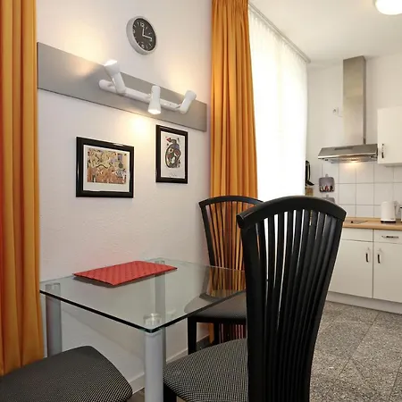 Apartment Residenz Unter Den Linden 10 *